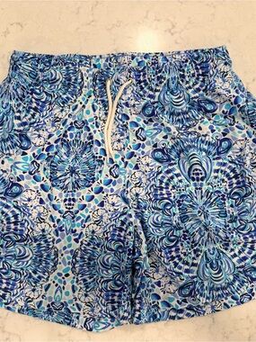 Lilly Pulitzer Blue Multi Swim trunks. Small, excellent condition!